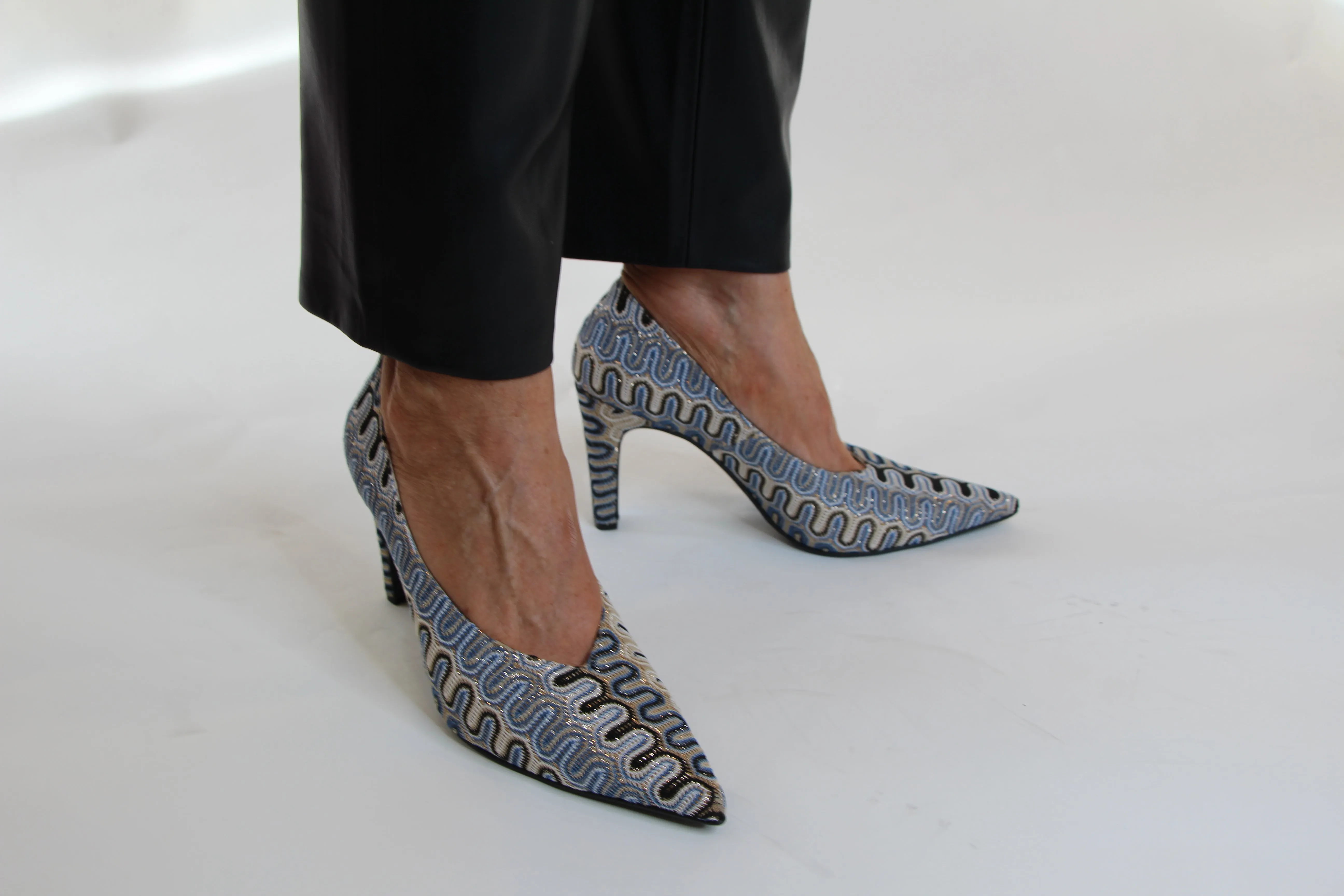 Marian Blue Print V-Cut  Shoe